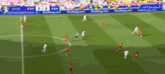 1720197445506061904.gif 哈弗茨射门.gif