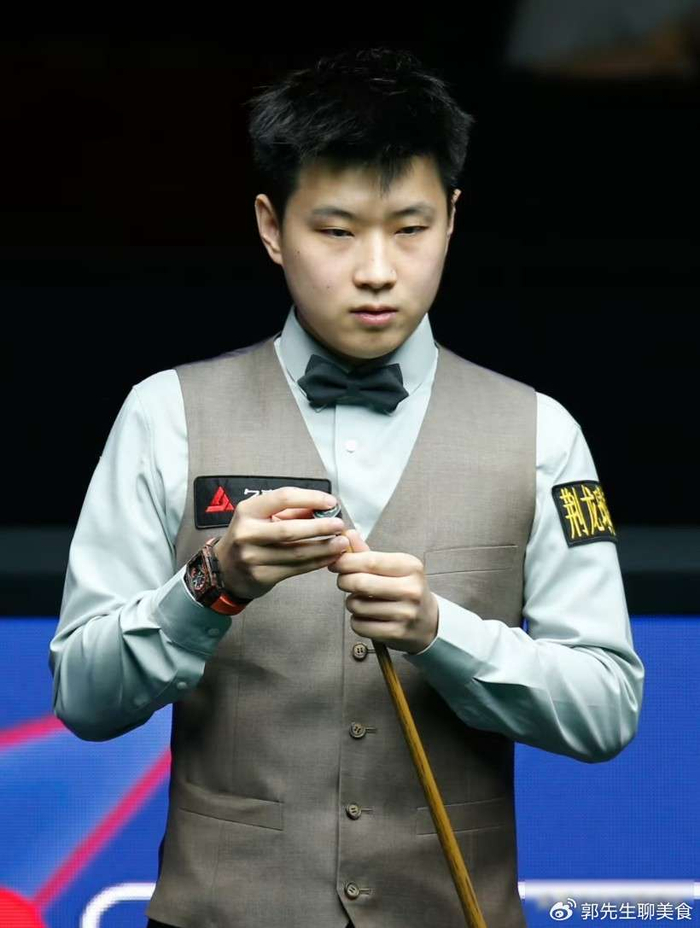 半岛体育-霍金斯终夺冠，老将突围引反思，奖金规则悄悄改写斯诺克逻辑|巴里·霍金斯|利索夫斯基|比赛|冠军|选手_新浪体育_新浪新闻