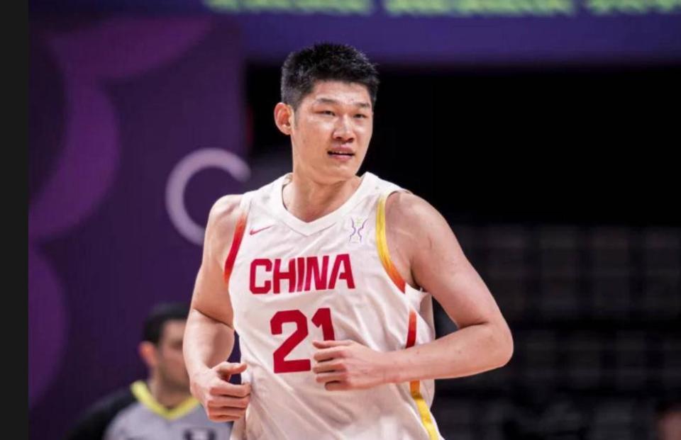 半岛体育官网-男篮国家队名单公布！郭士强听劝，庞峥麟、贺希宁、王浩然入选